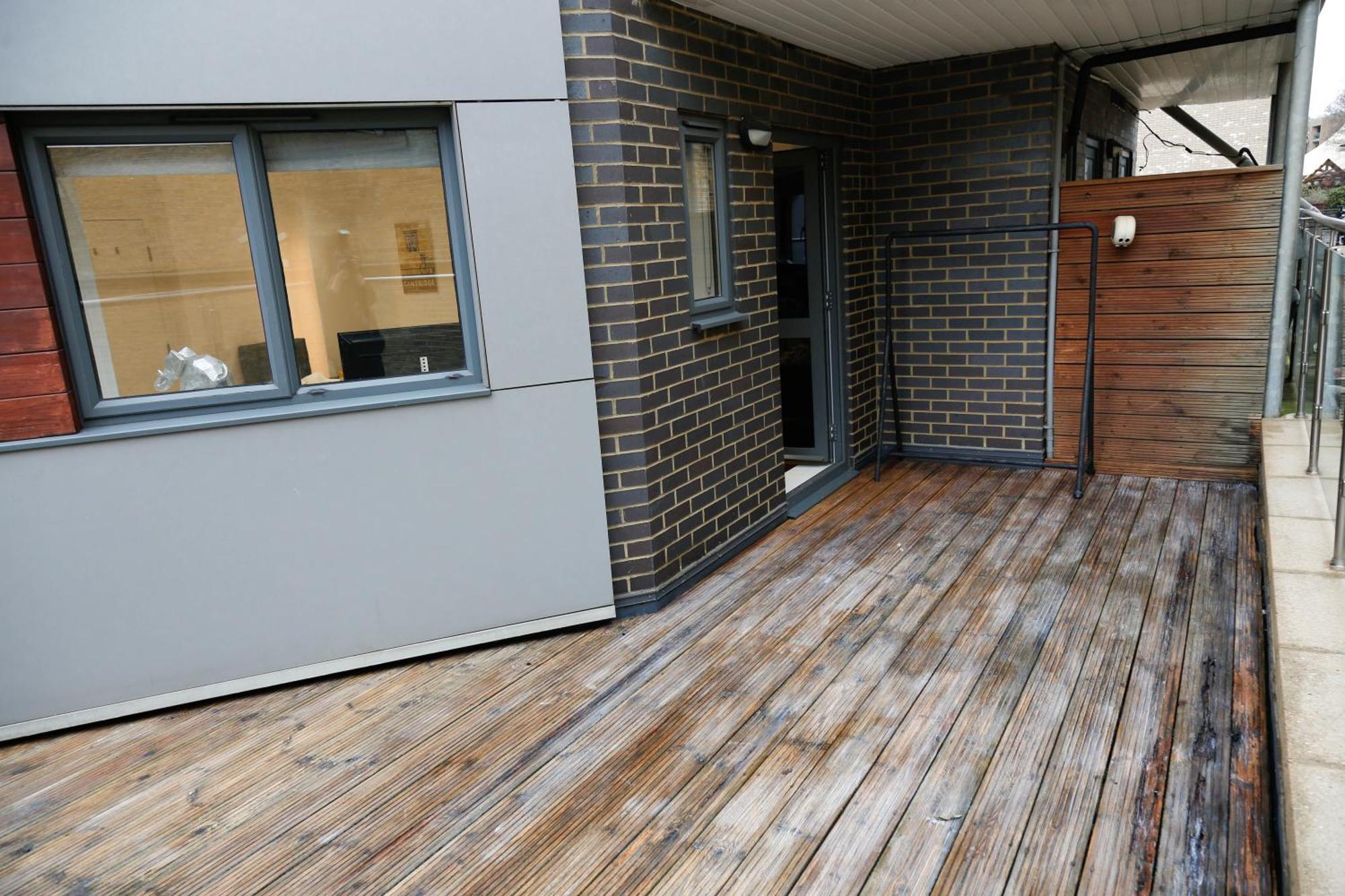 New Luxury Apartments In Central Location Next To Shops, Cafes, Bars & Metro Лондон Екстериор снимка
