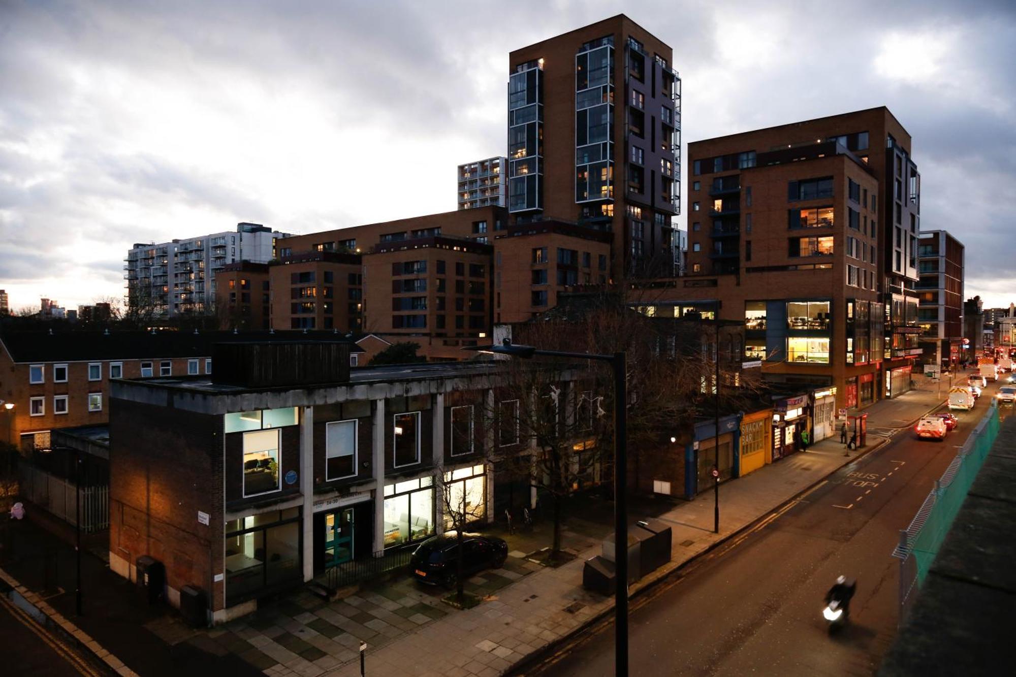 New Luxury Apartments In Central Location Next To Shops, Cafes, Bars & Metro Лондон Екстериор снимка